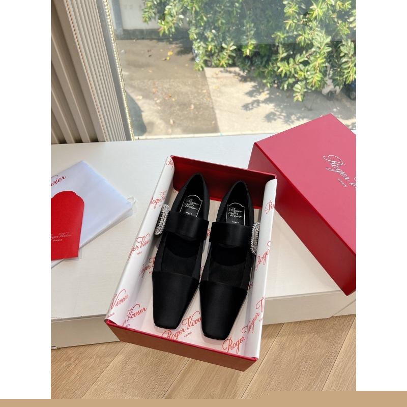 Roger Vivier flat shoes